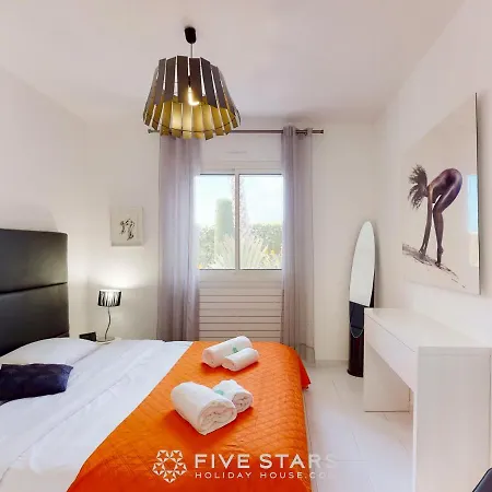 Elise Five Stars Holiday House *