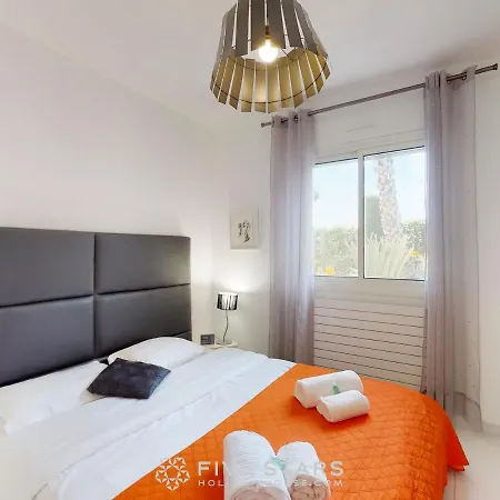 Elise Five Stars Holiday House * Niza