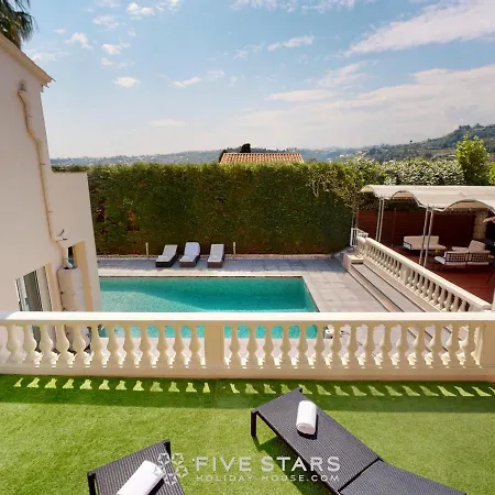 Elise Five Stars Holiday House * Niza