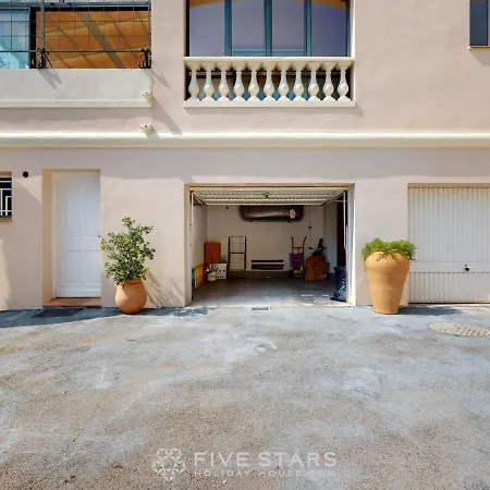 Elise Five Stars Holiday House Вилла